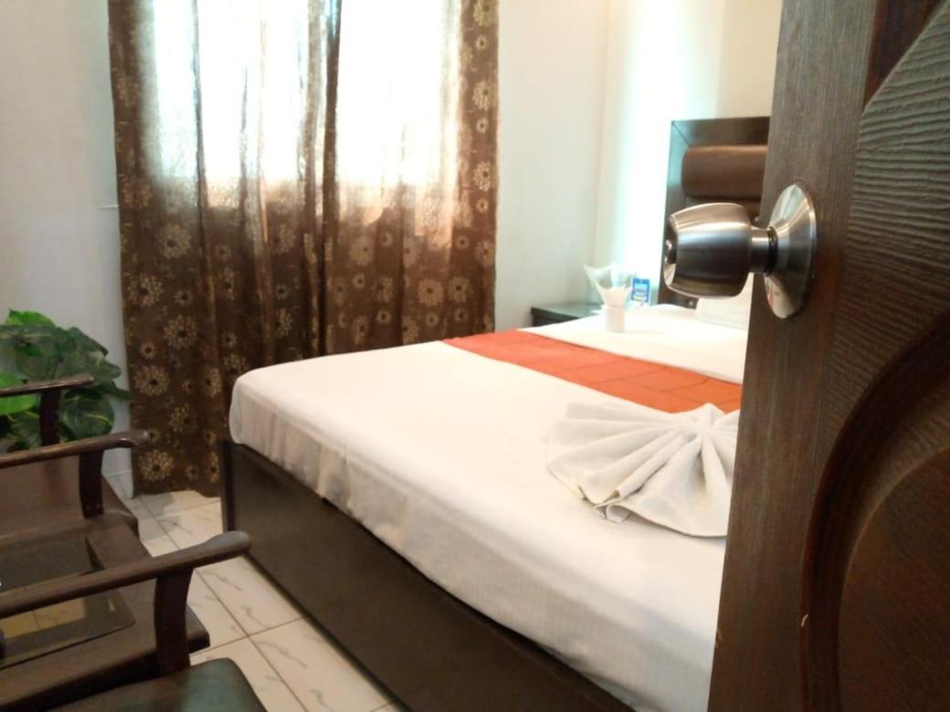 Goho Rooms Badar การาจี ภายนอก รูปภาพ
